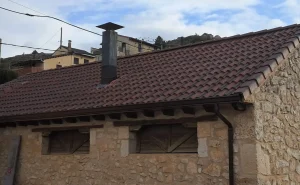 "Reforma de tejado antiguo realizada por nuestra empresa de construcción en Aranda de Duero